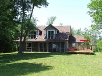 Buck Lake Cottage Rental #7-2 ~ Back Of Cottage, Driveway Side