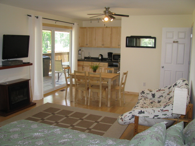 Buck Lake Cottage Rental #3-11 ~ Additional sleeping /living area with Queen bed and double Futon